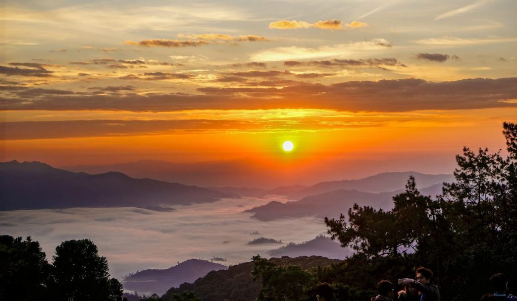 Sunset at Huai Nam Dang | Best romantic places in Thailand