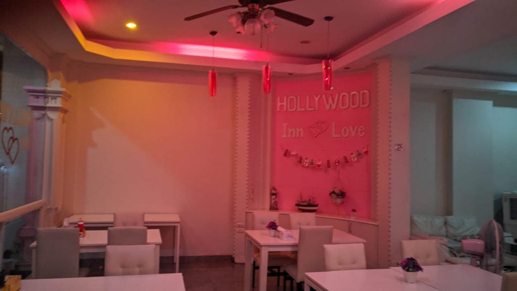 Hollywood Inn Love Hotel in Phuket