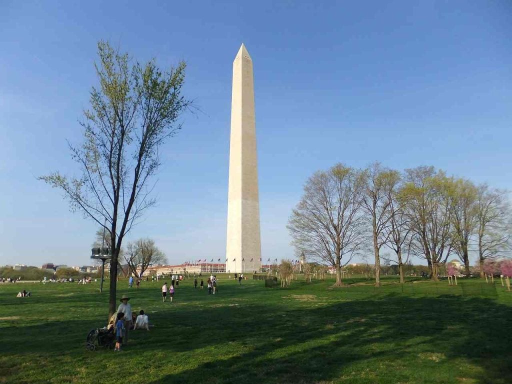 Best Places to Travel Alone in the USA | Washington Monument